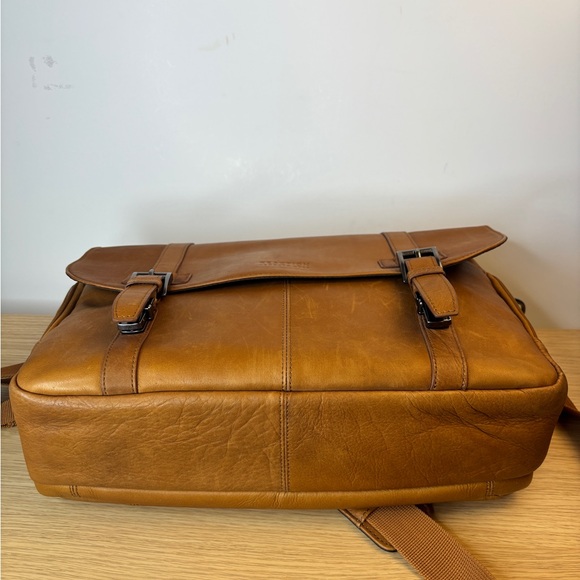 Kenneth Cole Men's Light Brown Full Grain Leather Messenger Bag Like New!!! - Picture 16 of 16